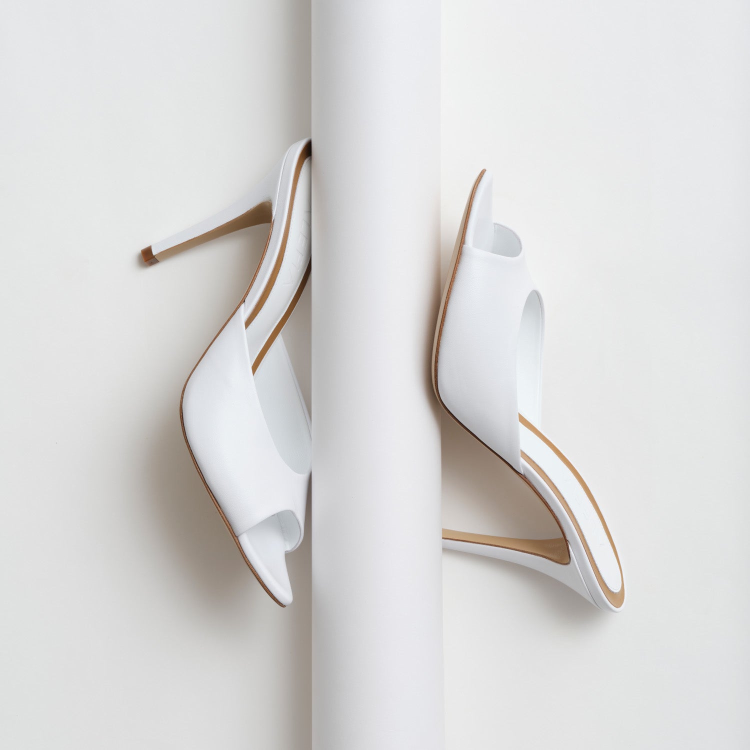 high heel white mule
white heels 
white shoes
woman's white shoes 
woman's white heels 
White shoes 
White mules 
White wedding shoes
white bridal shoes 
white bridal heels 
white bridesmaid shoes 